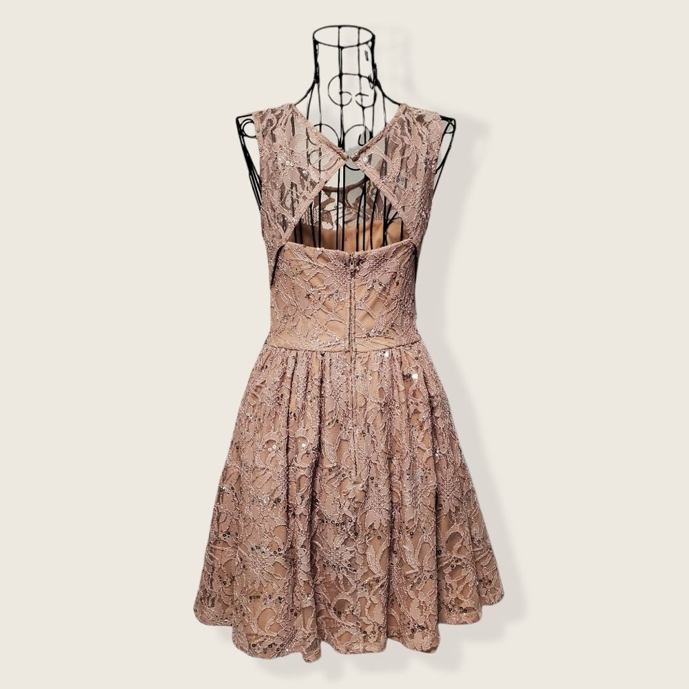 Sequins Lace Cutout Sleeveless Dress - Picture 2 of 9